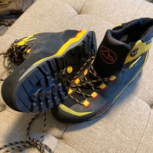 LA SPORTIVA boots